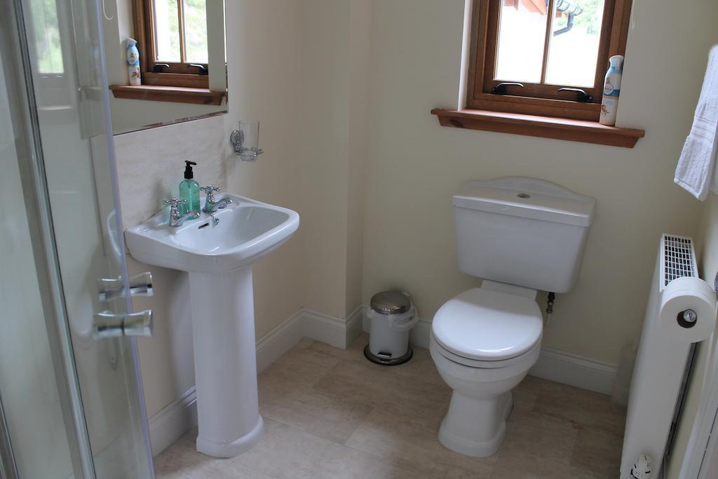 Ach-Na-Sidhe Bed & Breakfast Dores Стая снимка